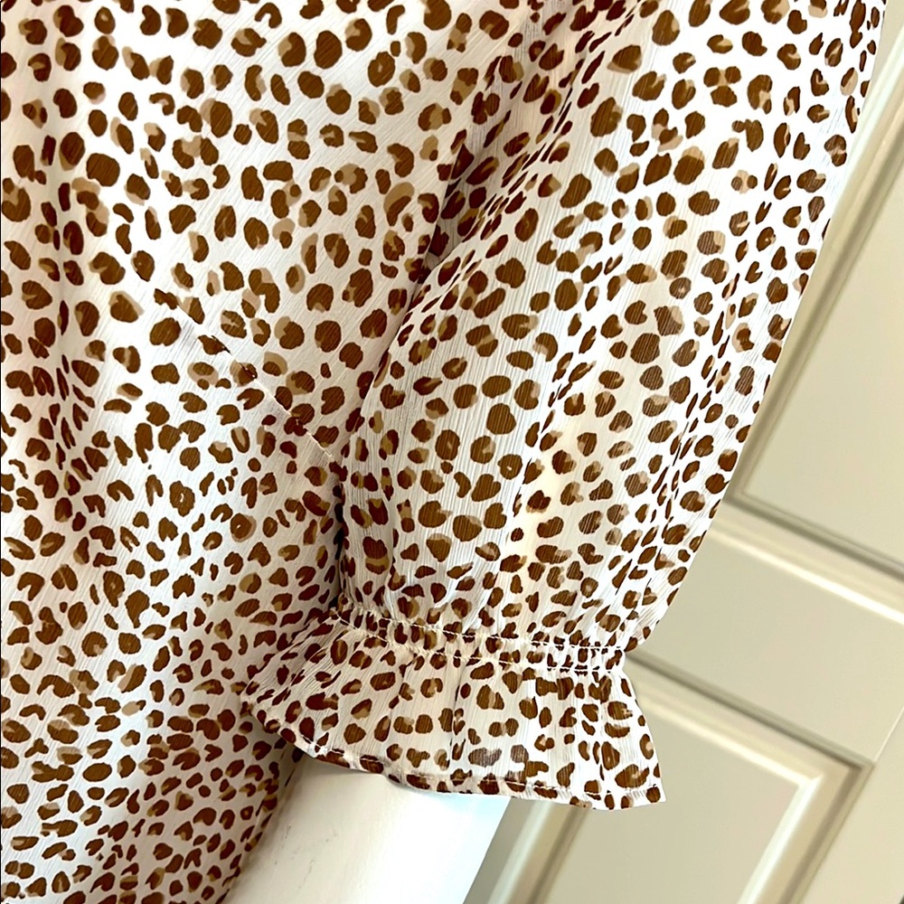 Leopard Print Ruffle V-Neck Women’s Blouse - Cream and Brown J Crew Medium #EE - Picture 4 of 7